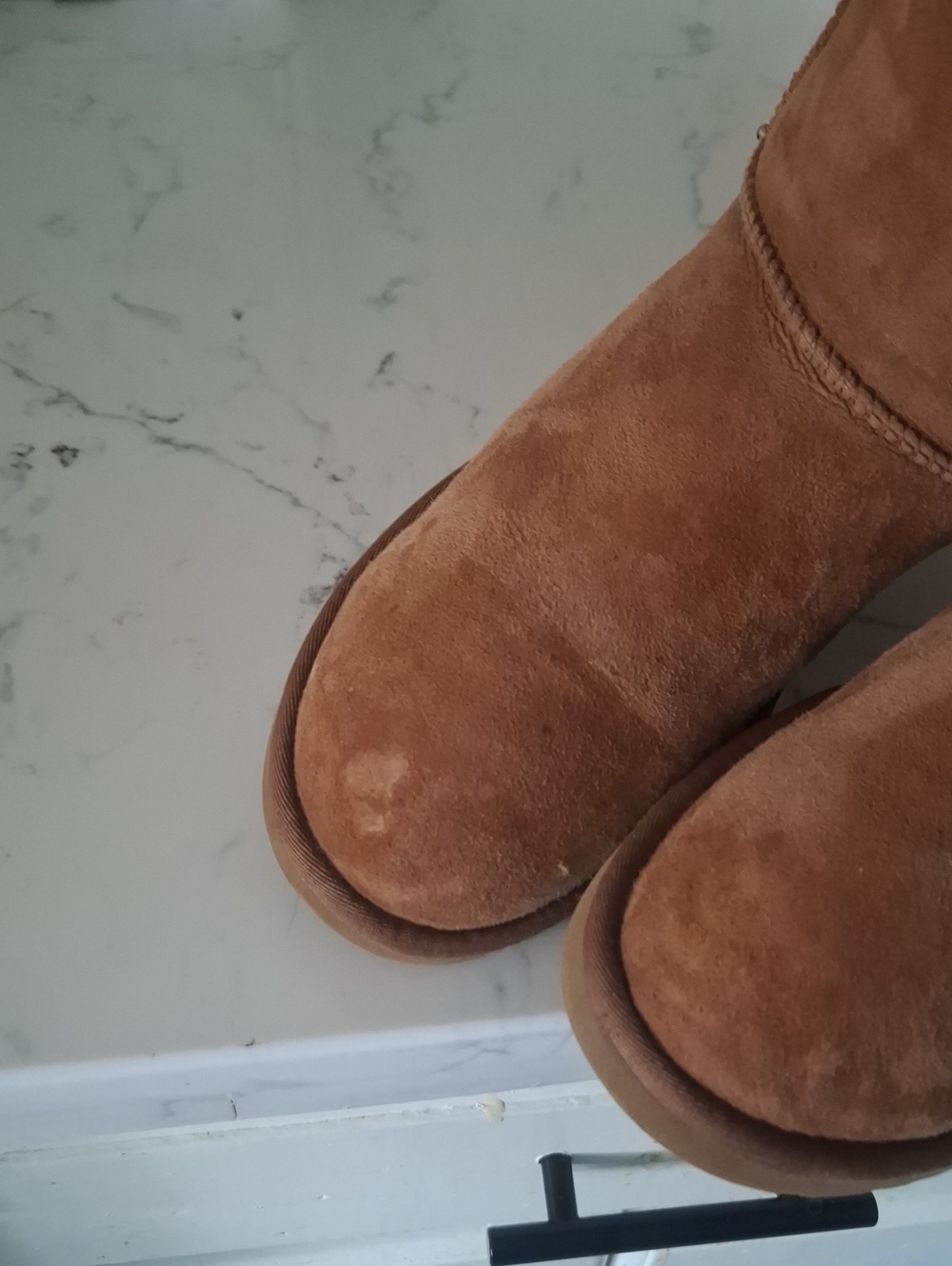 UGG Womens Chestnut Classic Short Suede Shearling Boots - Picture 5 of 9